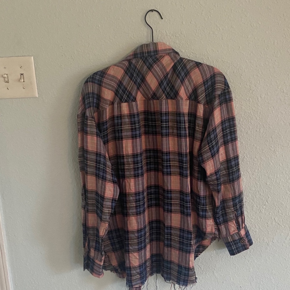 Distressed buckle flannel - Picture 4 of 4